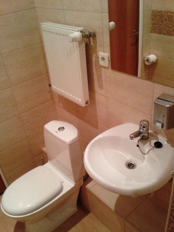 Motel Golden Fox Zeļčava Zimmer foto